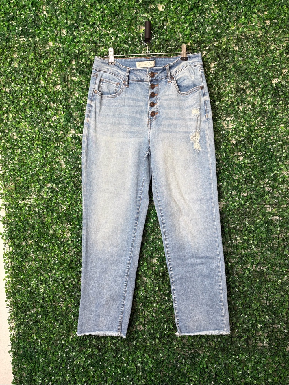 C Est. 1946 Women’s Light Blue High-Rise Button-Fly Boot Cut Jeans size 8 curvy